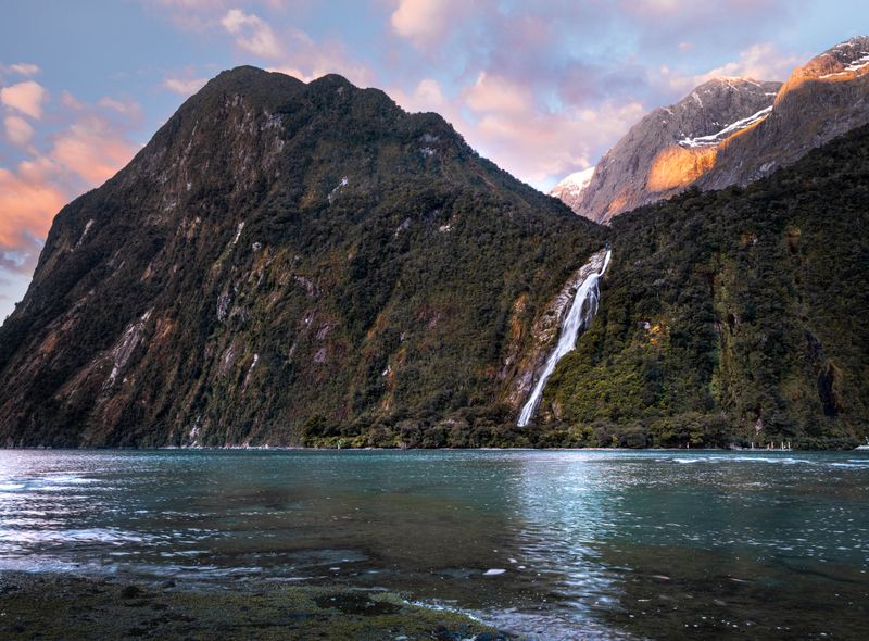 Milford Sound - Joffrey VDB