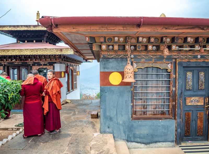 Groepreis India Bhutan tempel met monniken