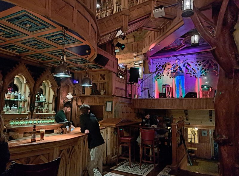 Groepsreis jongerenreis pub