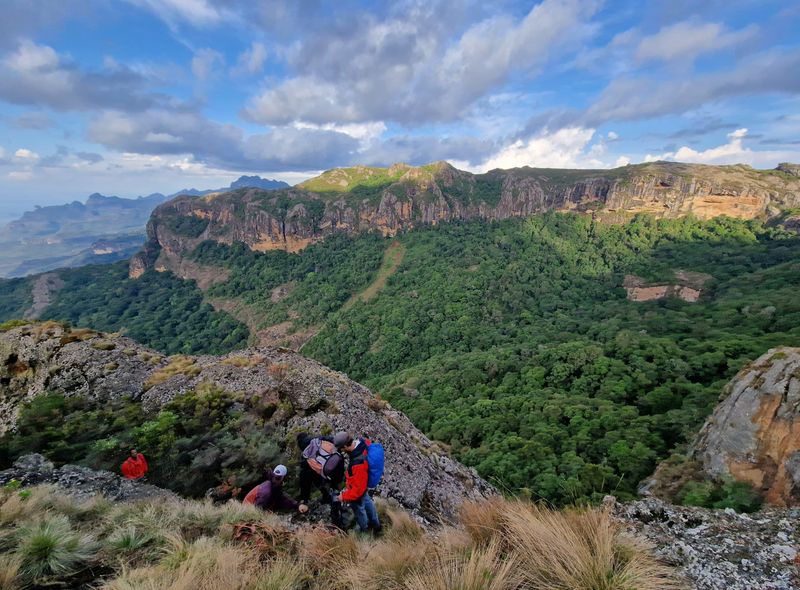 Groepsreis Oeganda driedaagse trekking beklimming Mount Kadam