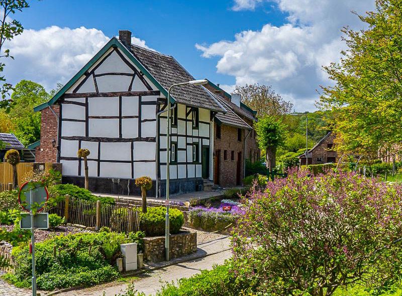 Dutch Mountain trail