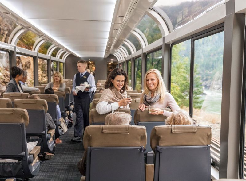 Aan boord de Rocky Mountaineer luxetrein