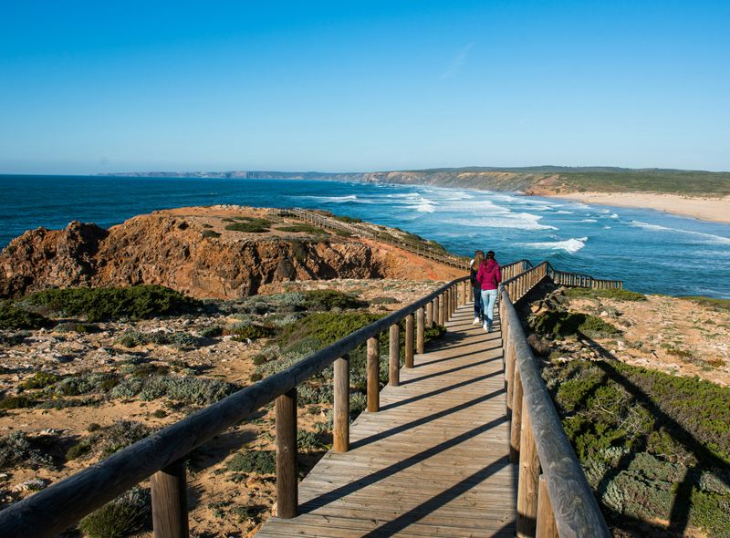 Groepsreis Portugal zeezicht wandeling