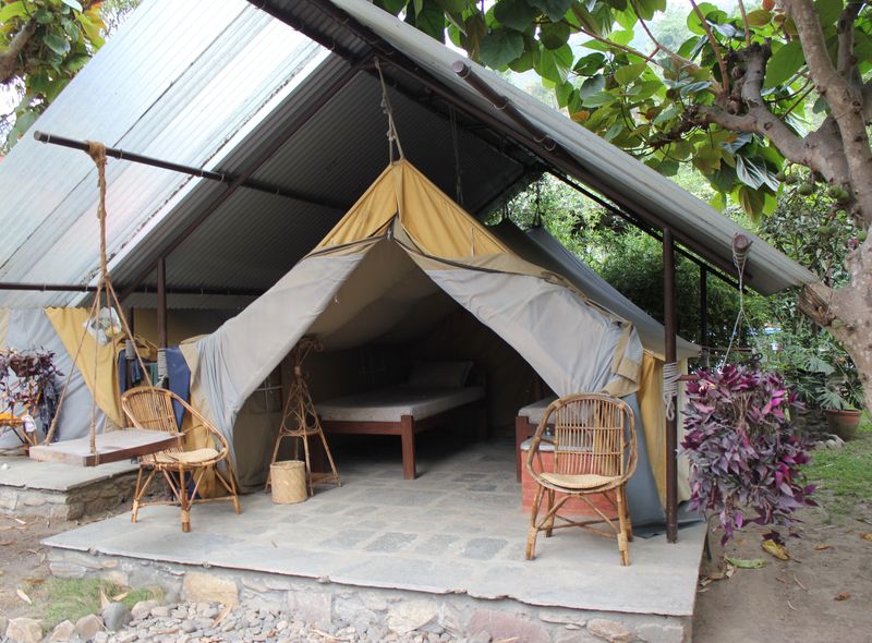 nepal familiereis kinderen tent kamperen rafting avontuur overnachten