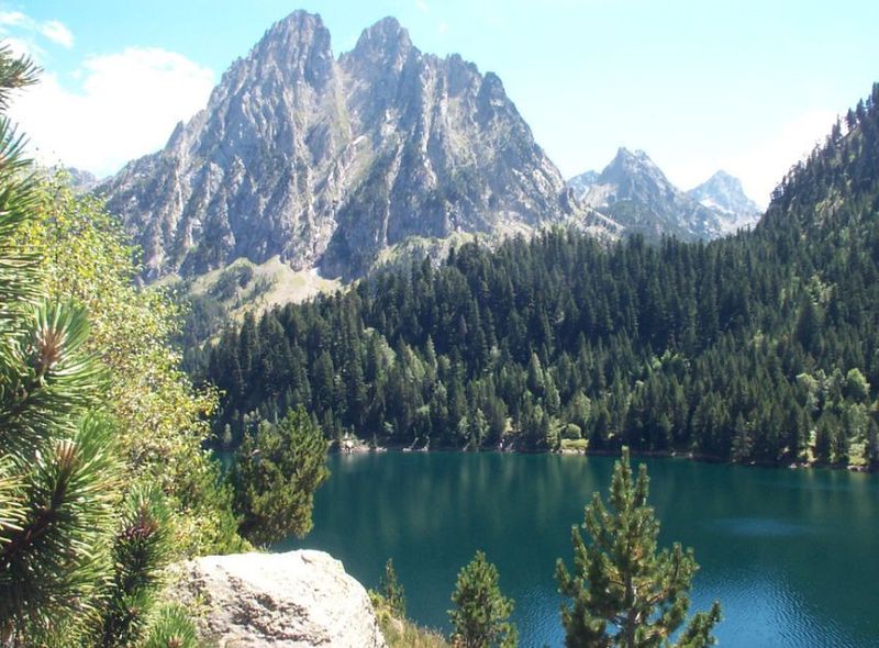 Het meer van Sant Maurici met de Els Encantats