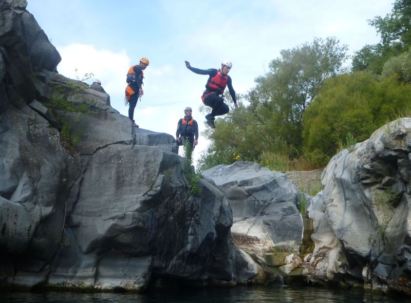 Water jumping Alcantara groepsreis