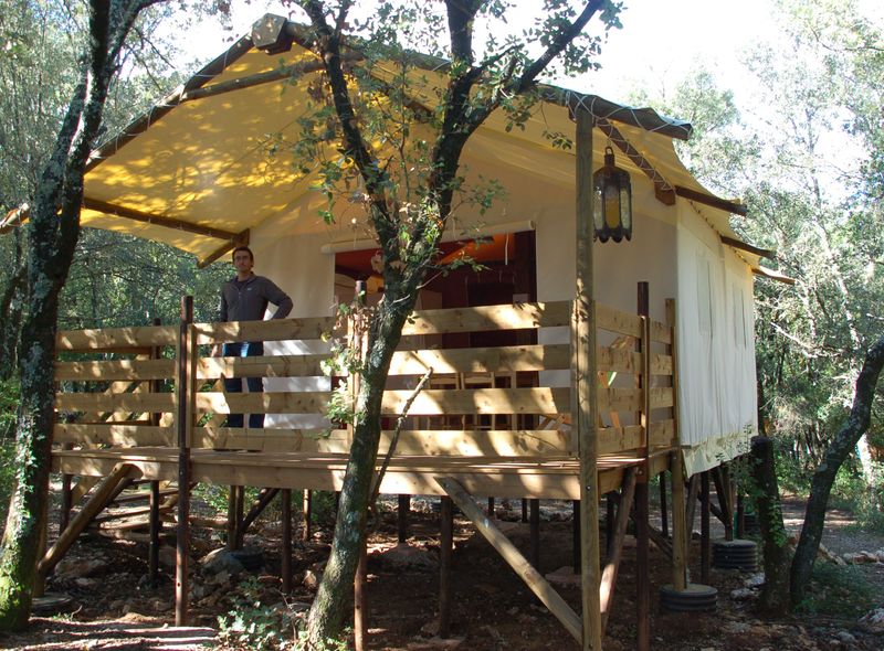 Kampeer in ongerepte natuur van de Ardèche.