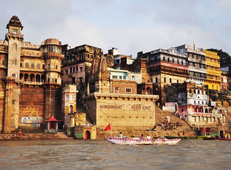 Groepsreis India Varanasi aan de Ganges bij zonsopgang