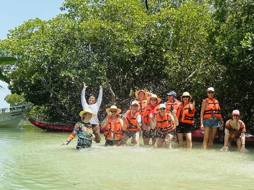 groep na het kajakken in mexico