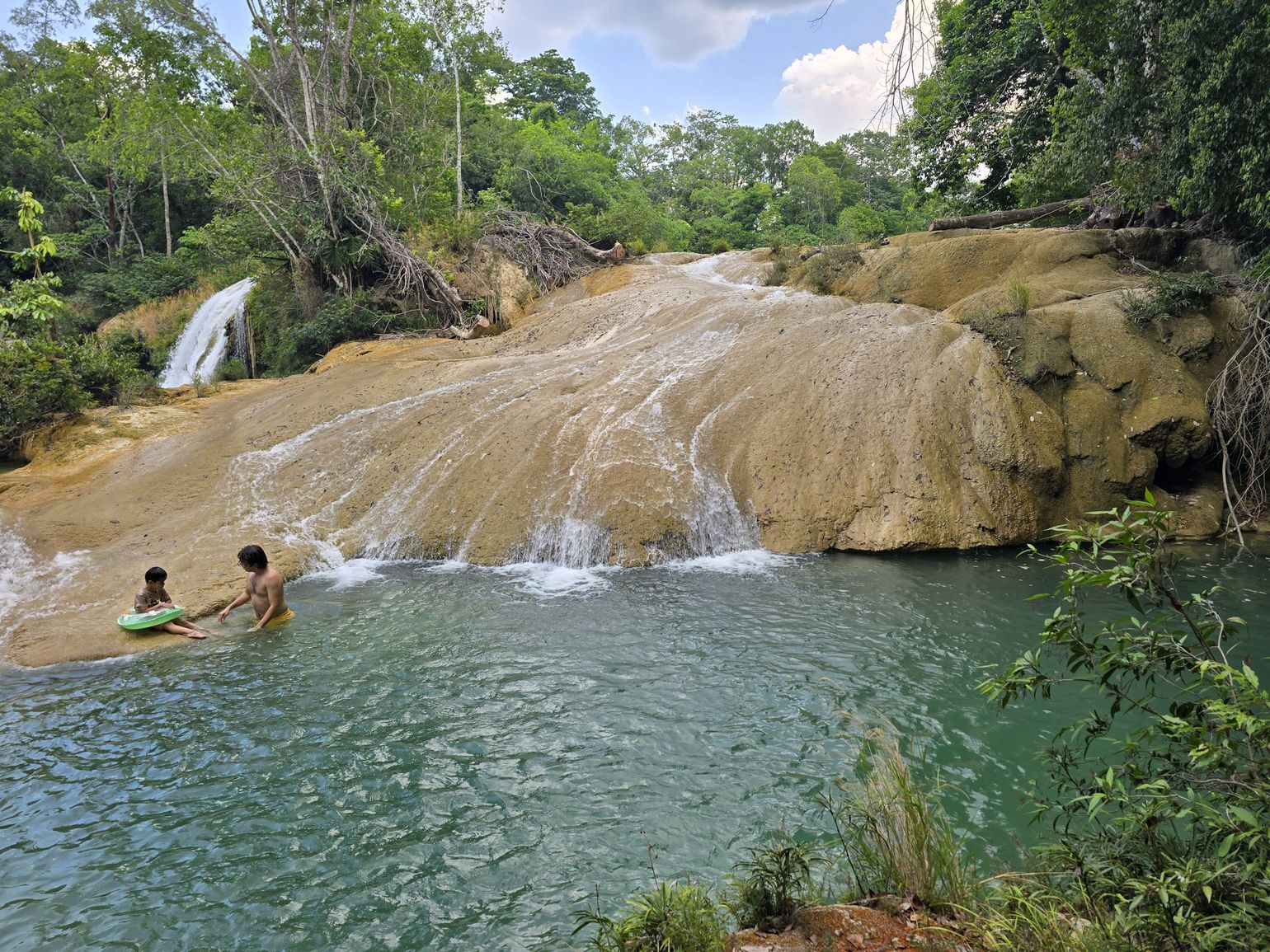 mexico waterval in de jungle