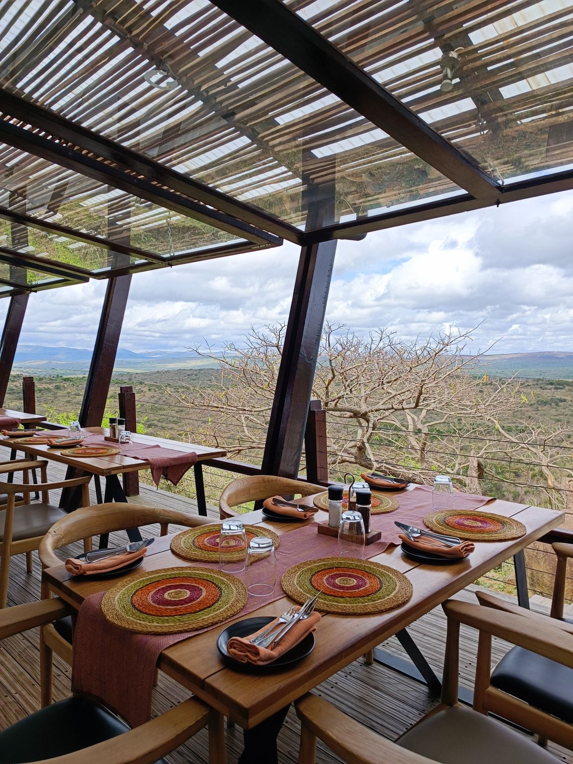 Rhino Ridge Safari Lodge