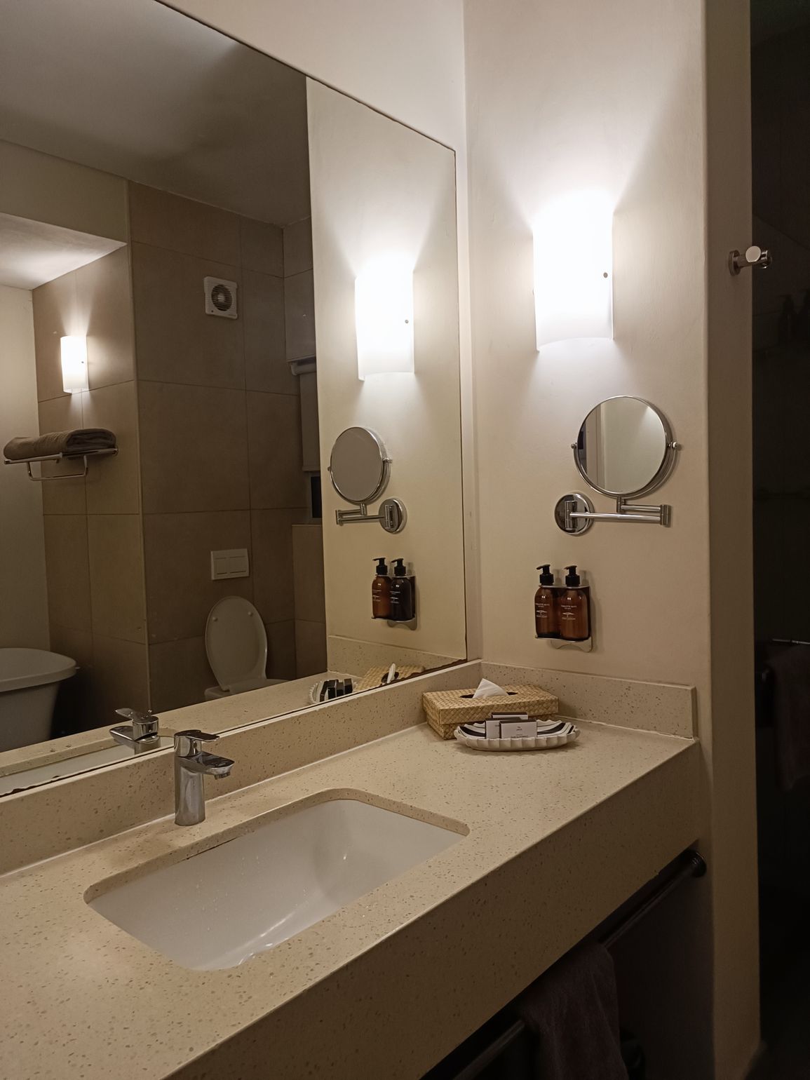 Ghost Mountain Inn badkamer