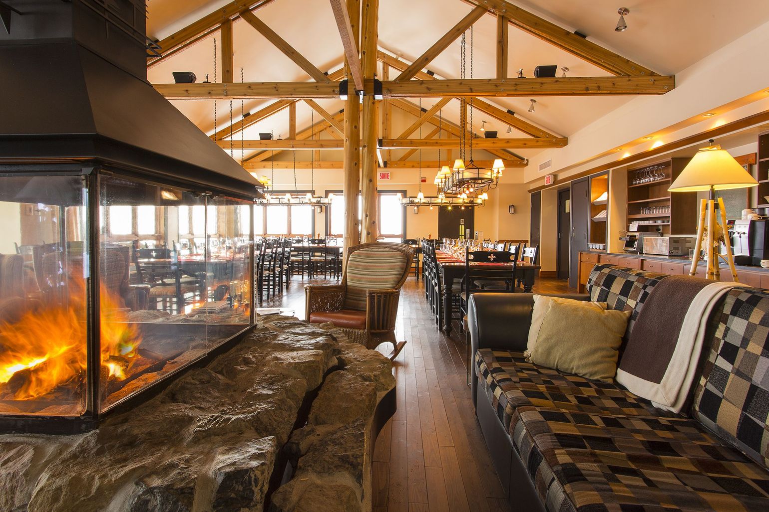 Chic-Choc Mountains Lodge Lounge © Sépaq