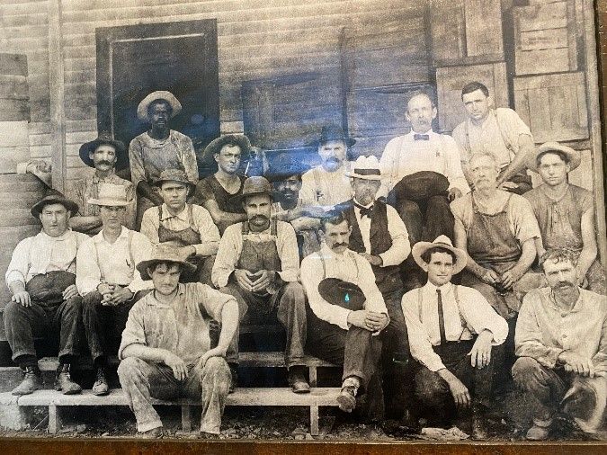 Jack Daniels die als enige rechtstaat op de foto