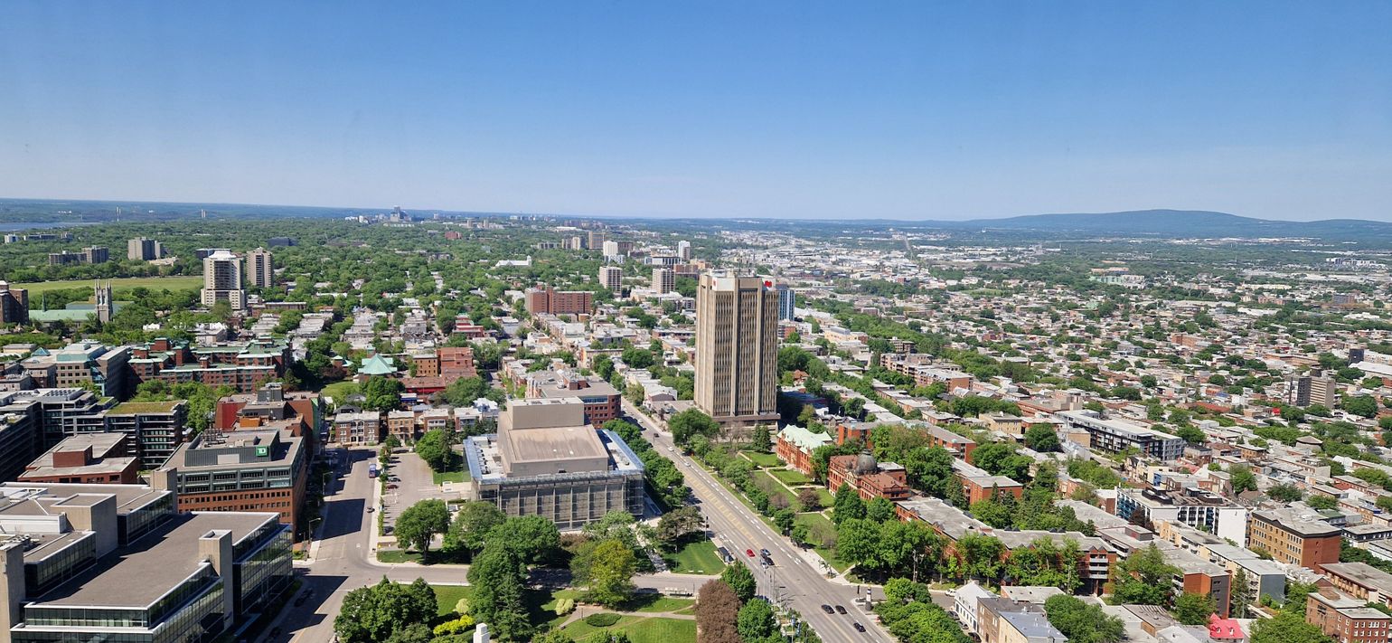 zicht vanuit de Observatoire de la Capitale