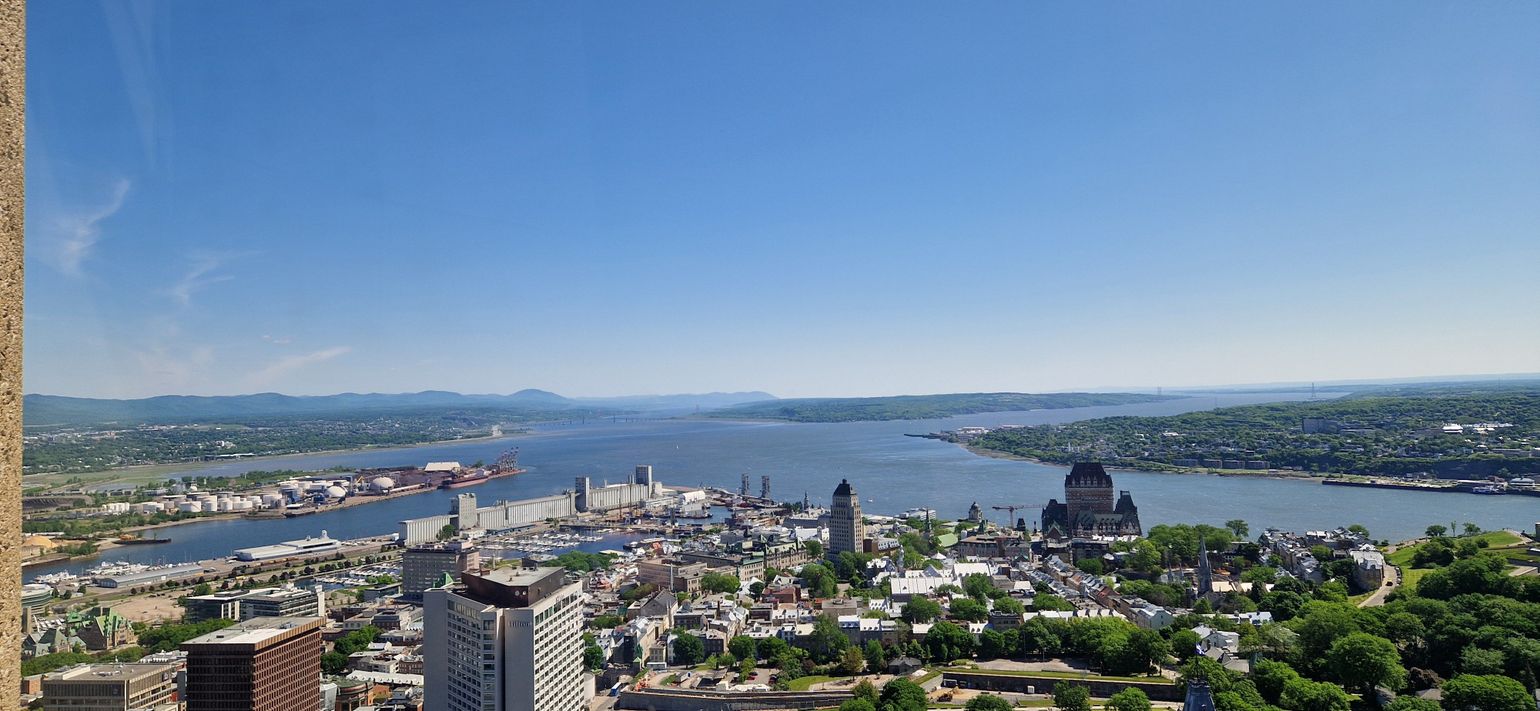 zicht vanuit de Observatoire de la Capitale