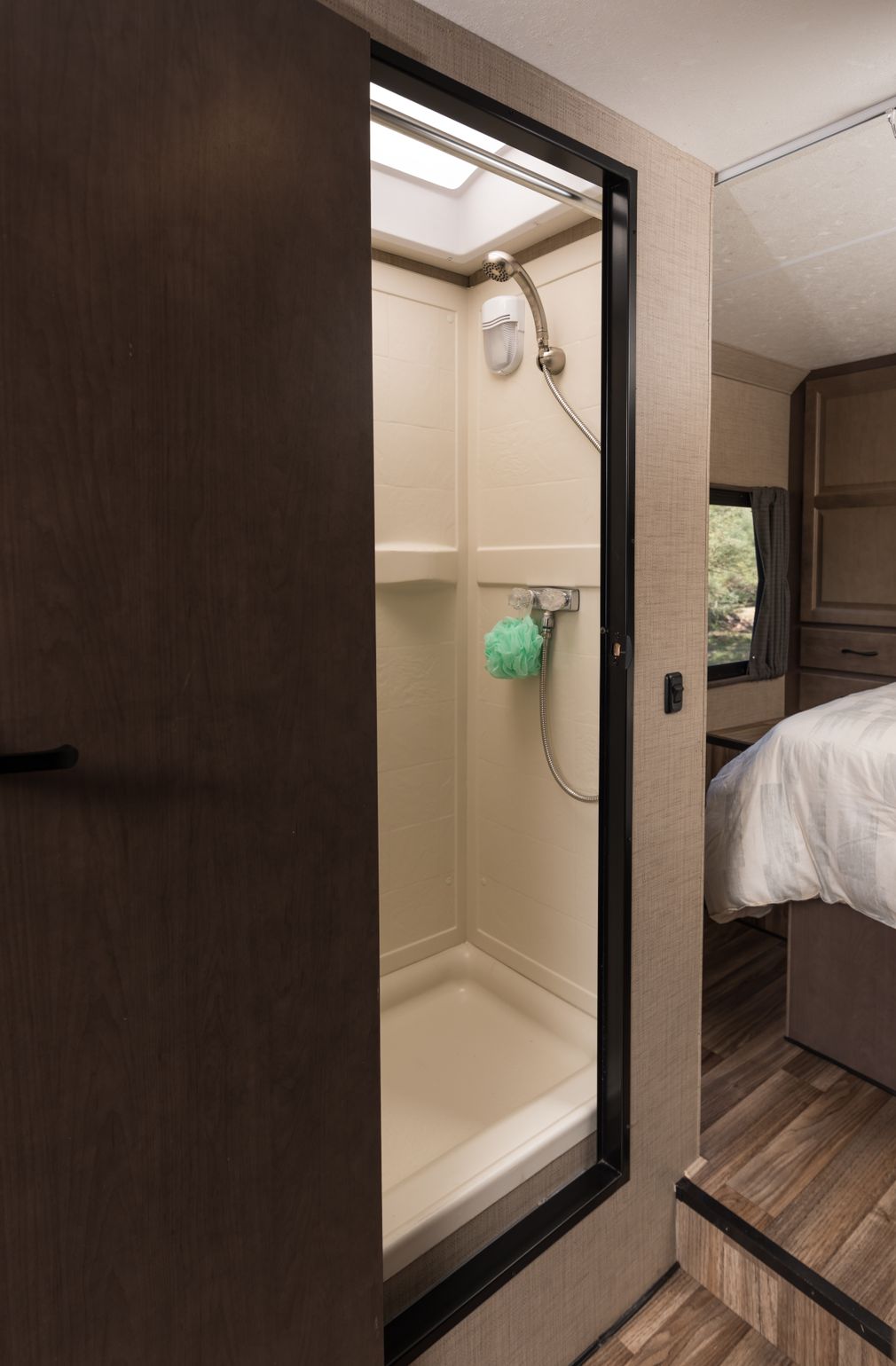 Camper Cruise Canada Cruise America C30