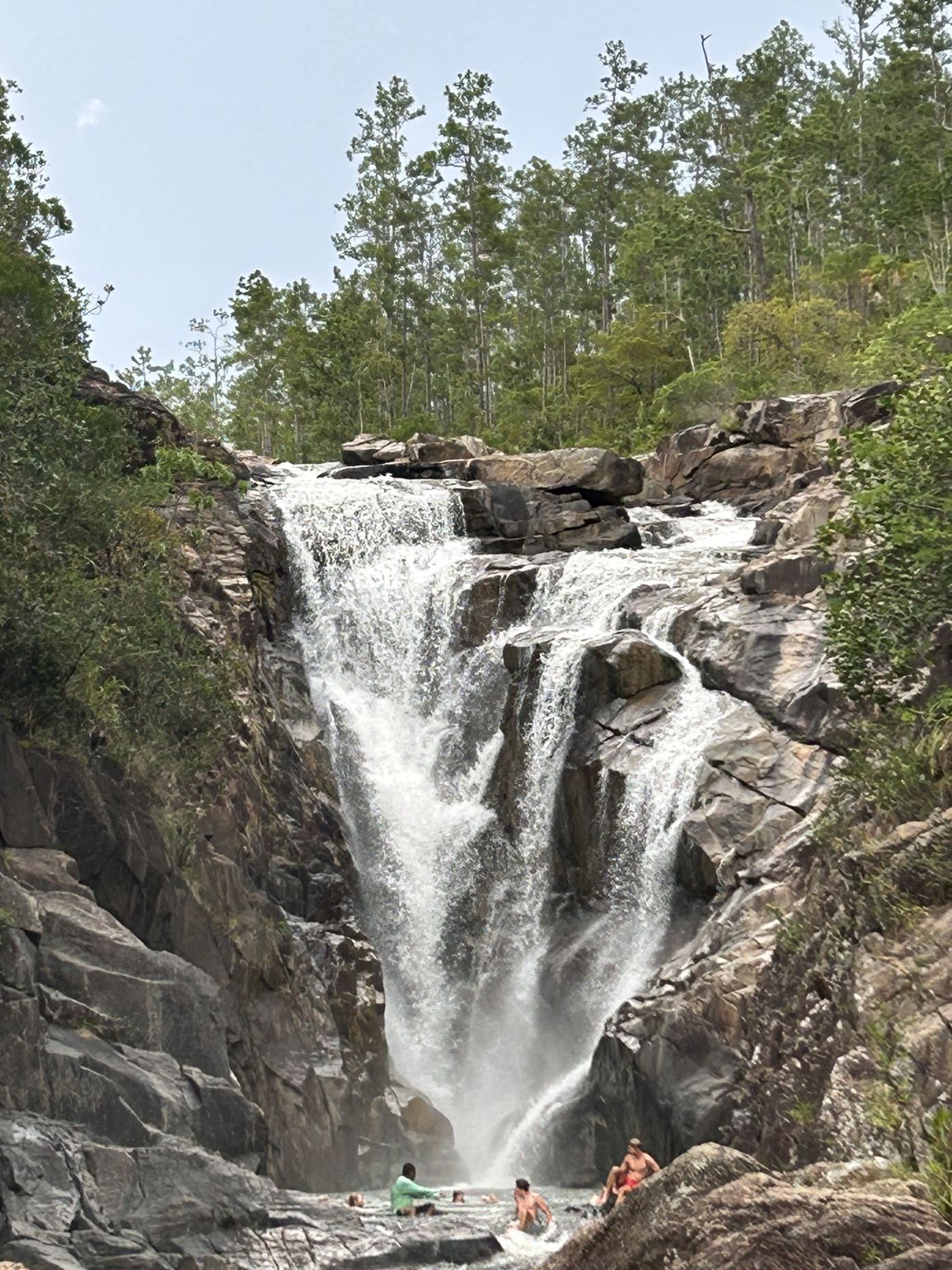 waterval in belize met intrepid