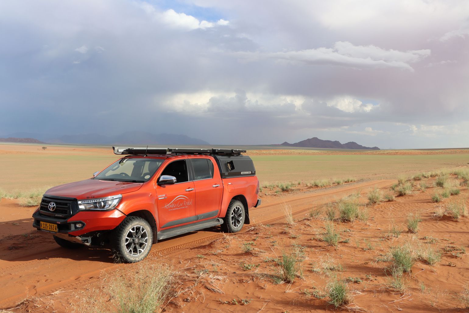 rijden met auto in namibie