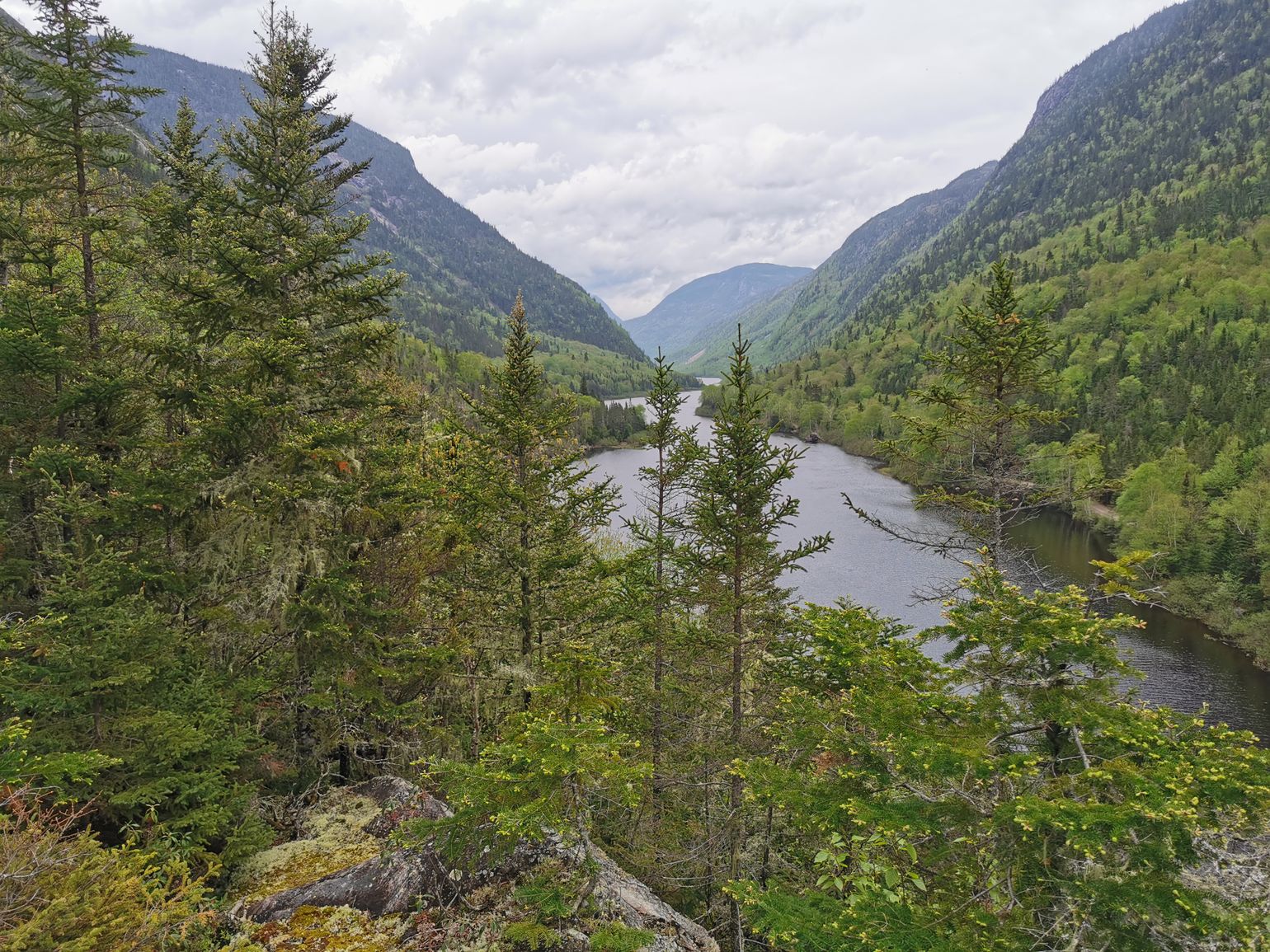 panoramisch uitzicht op vallei