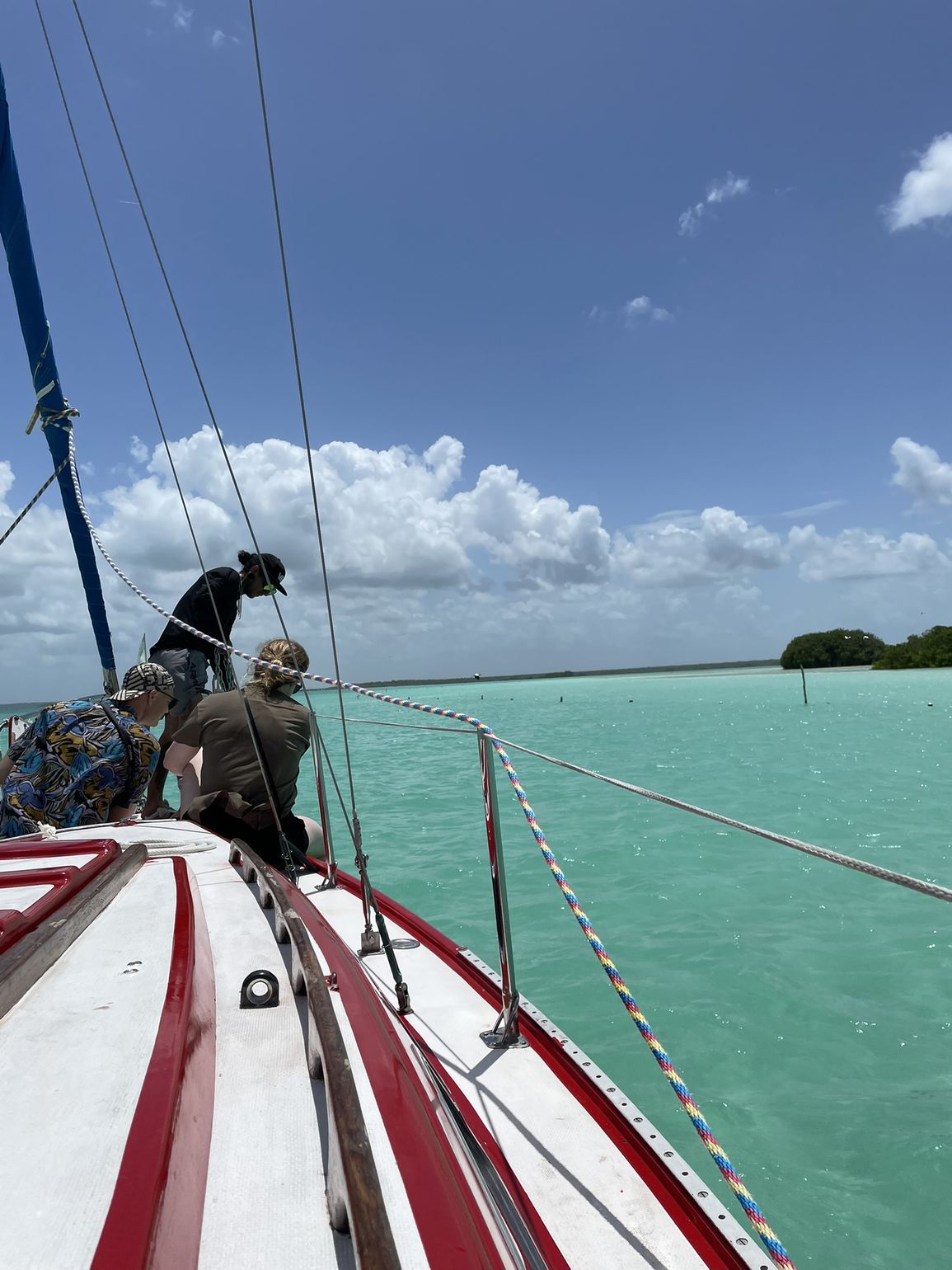 zeilen op zee in mexico
