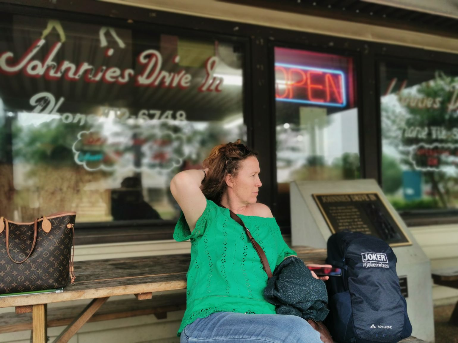 johnnie's drive in tupelo elvis