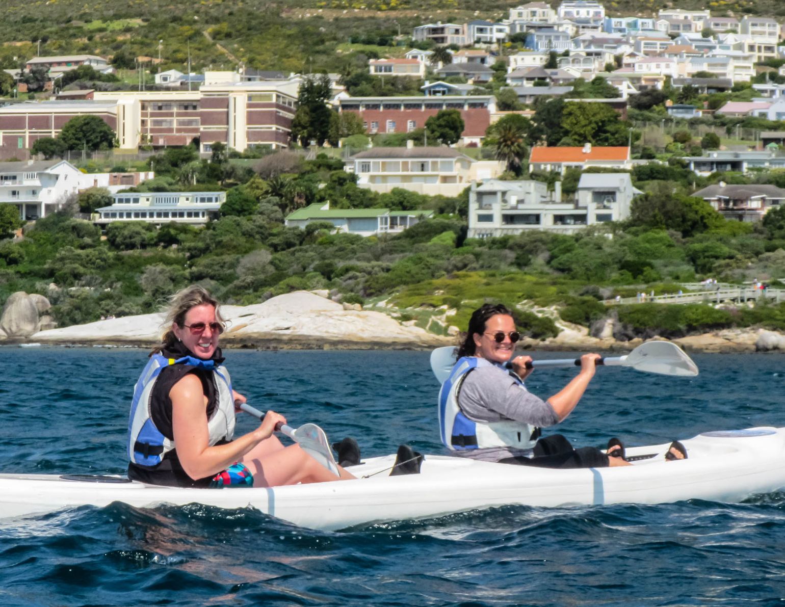Kajak op zee in Zuid-Afrika