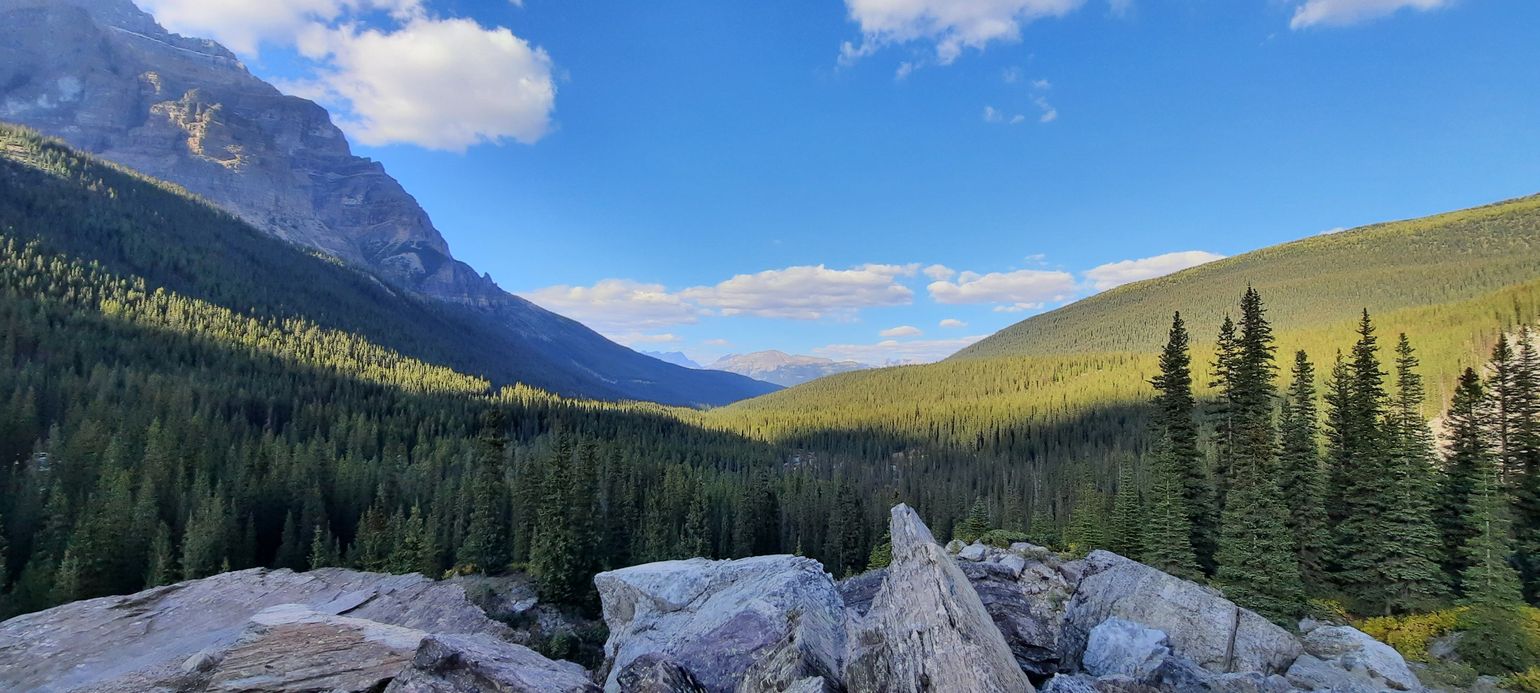 Moraine Lake west-canada
