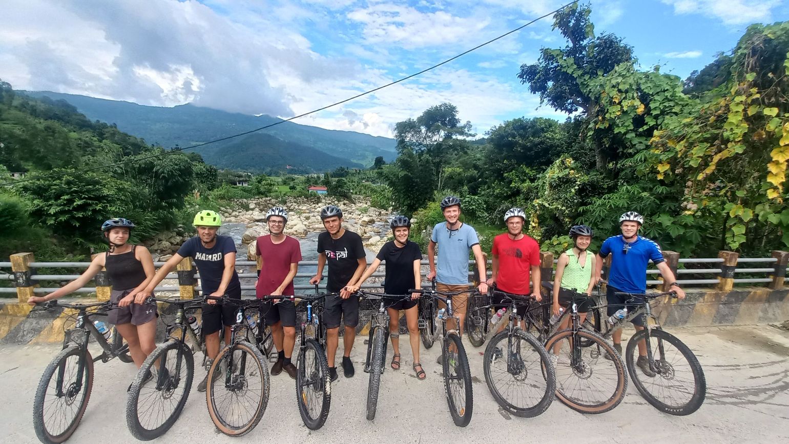 mountainbiken in nepal