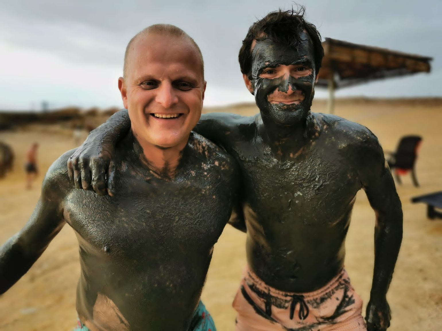 Insmeren met modder uit de Dode Zee