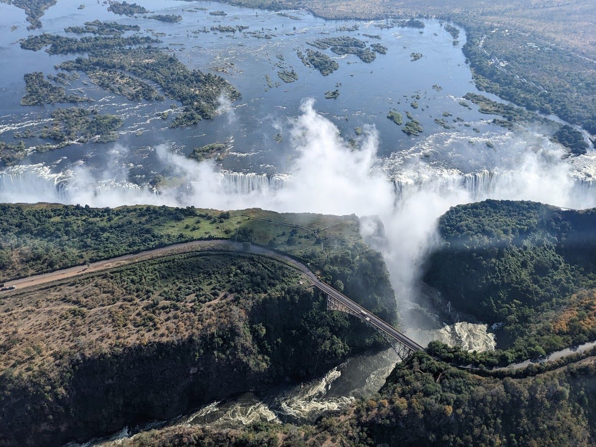 victoria falls zimbabwe uit de helicopter