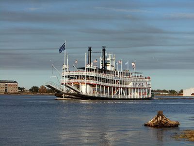 mississippi river boat