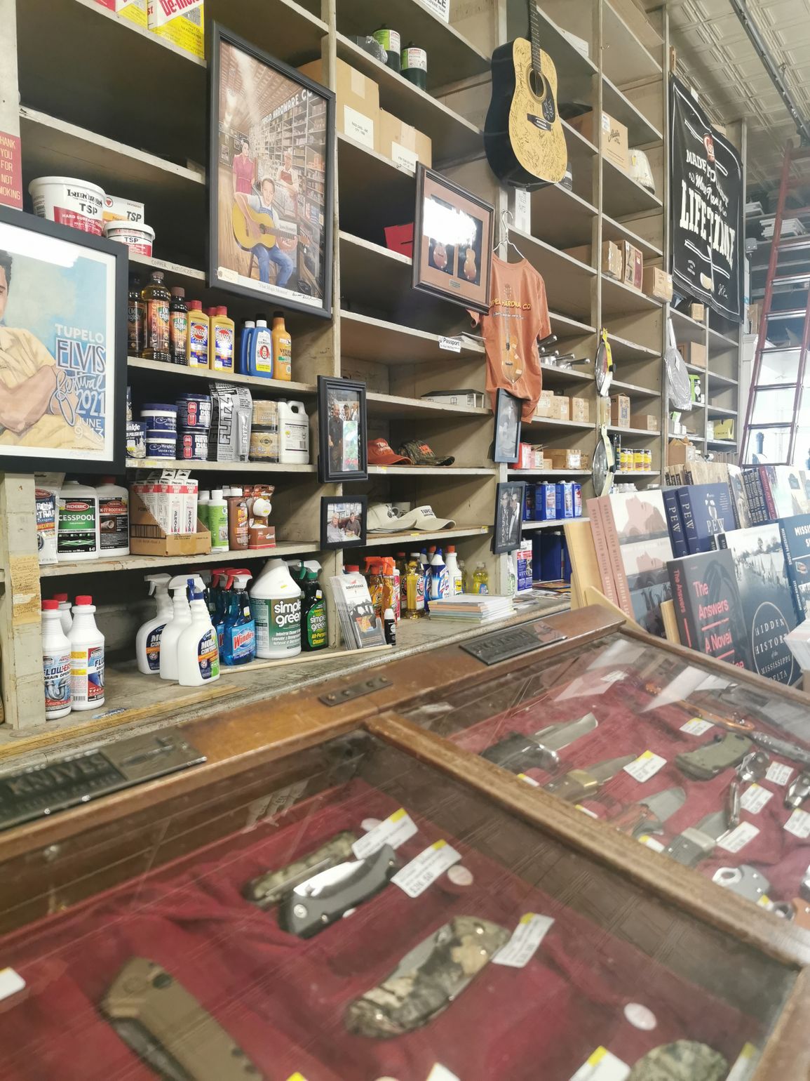 tupelo hardware store gitaar