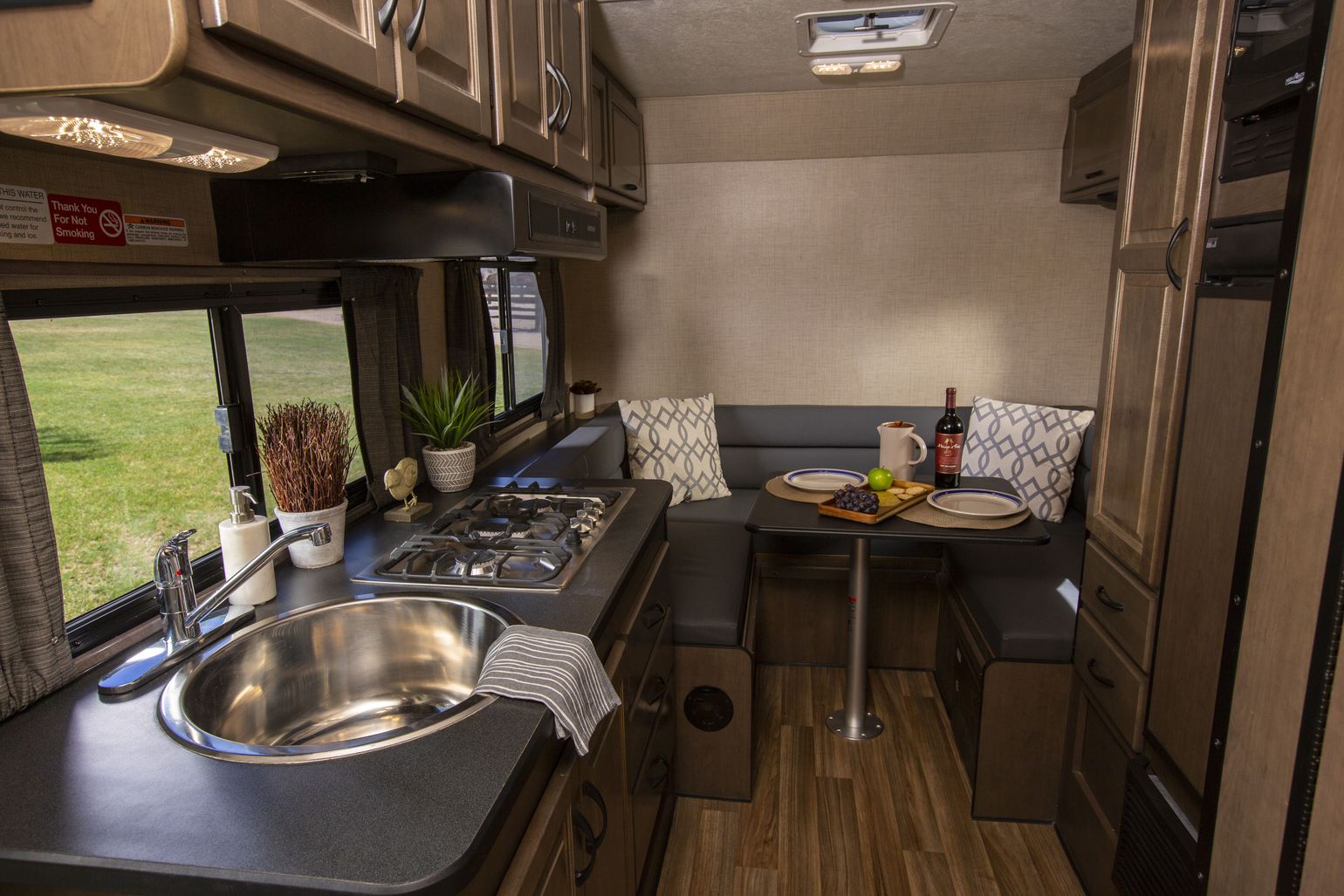 Camper Cruise Canada Cruise America C21