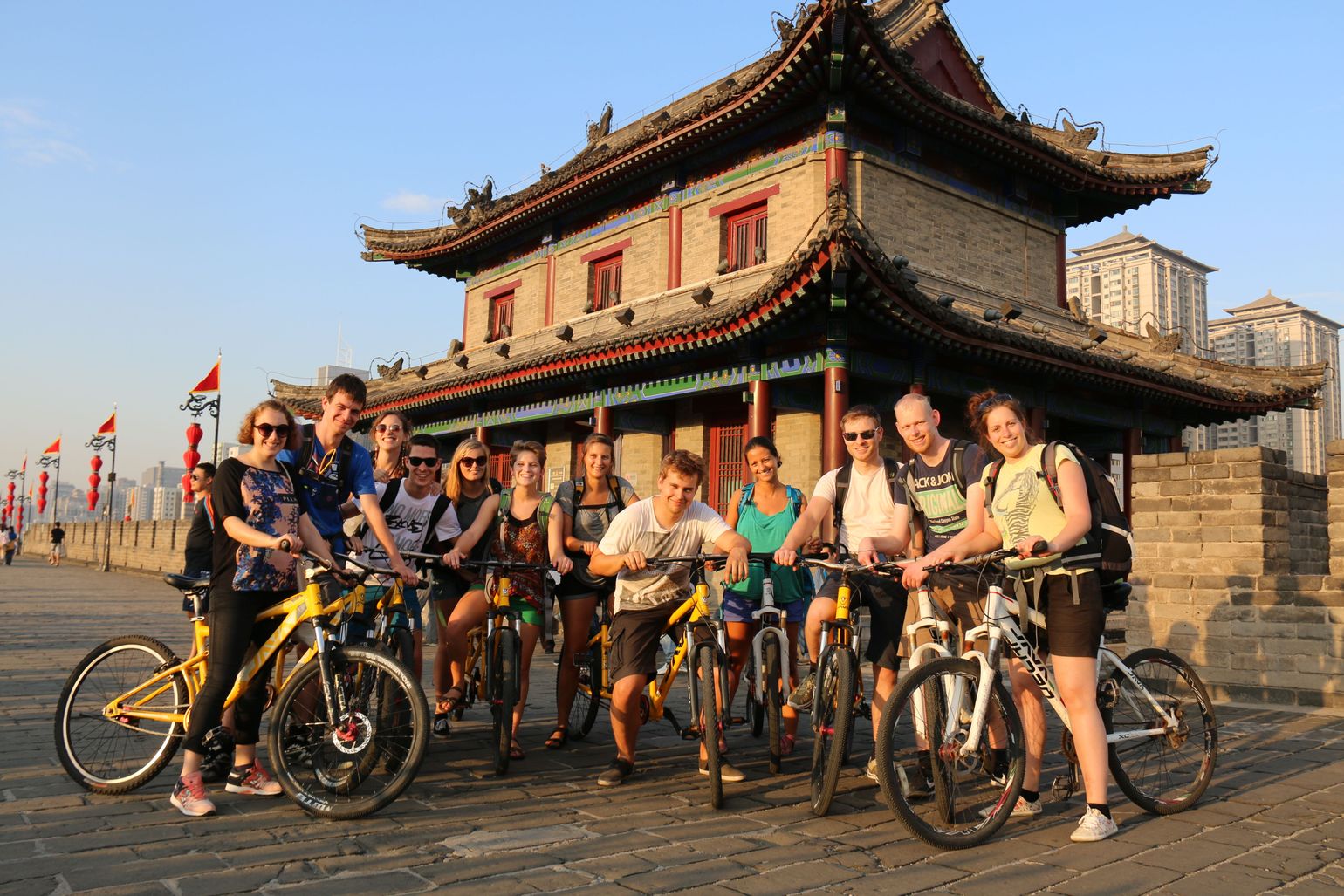 fietsen op de stadsmuren