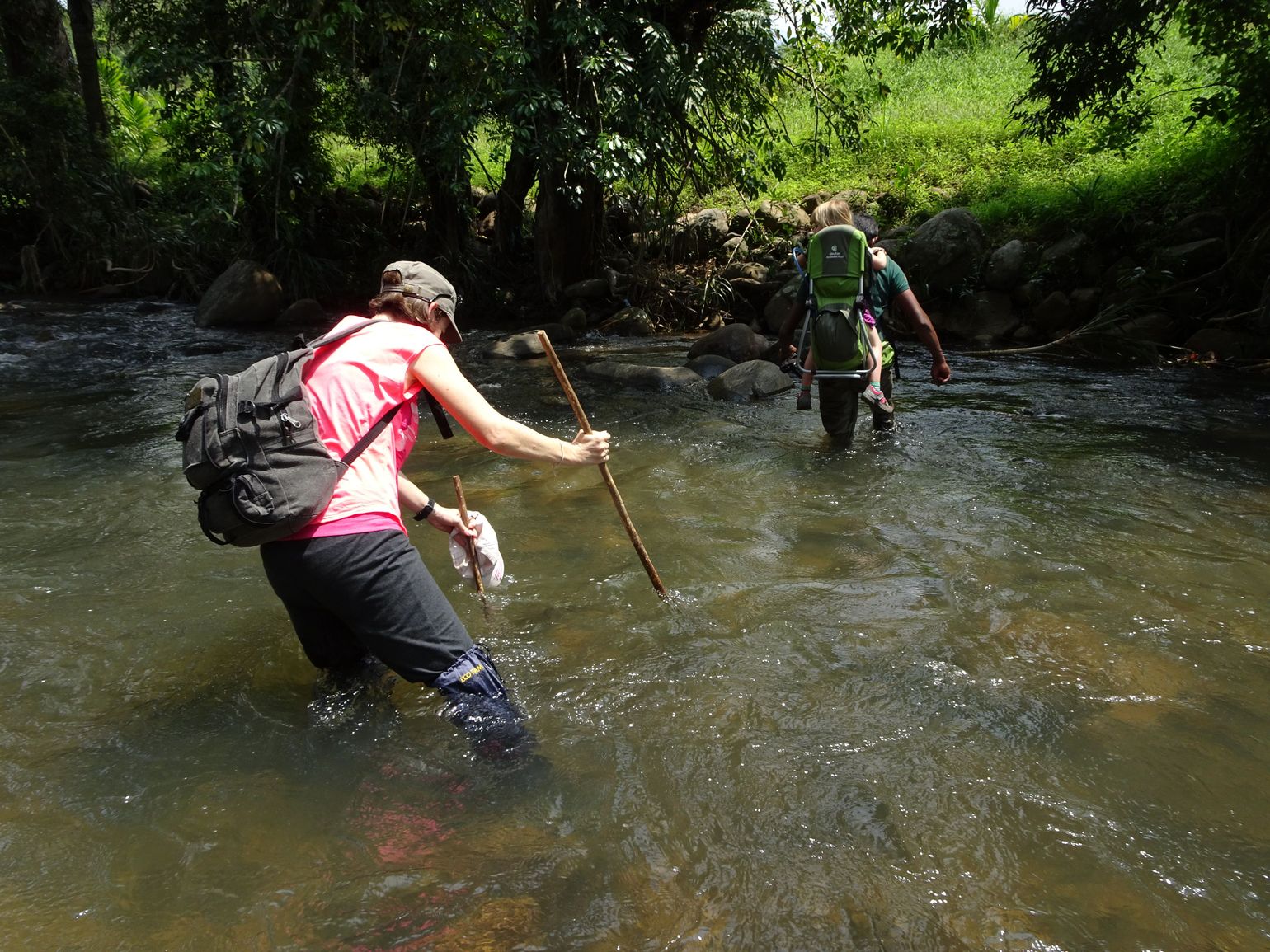 rivier crossing belihuloya sri lanka
