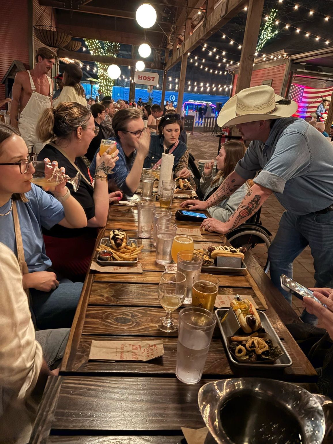 eten in barbecue restaurant