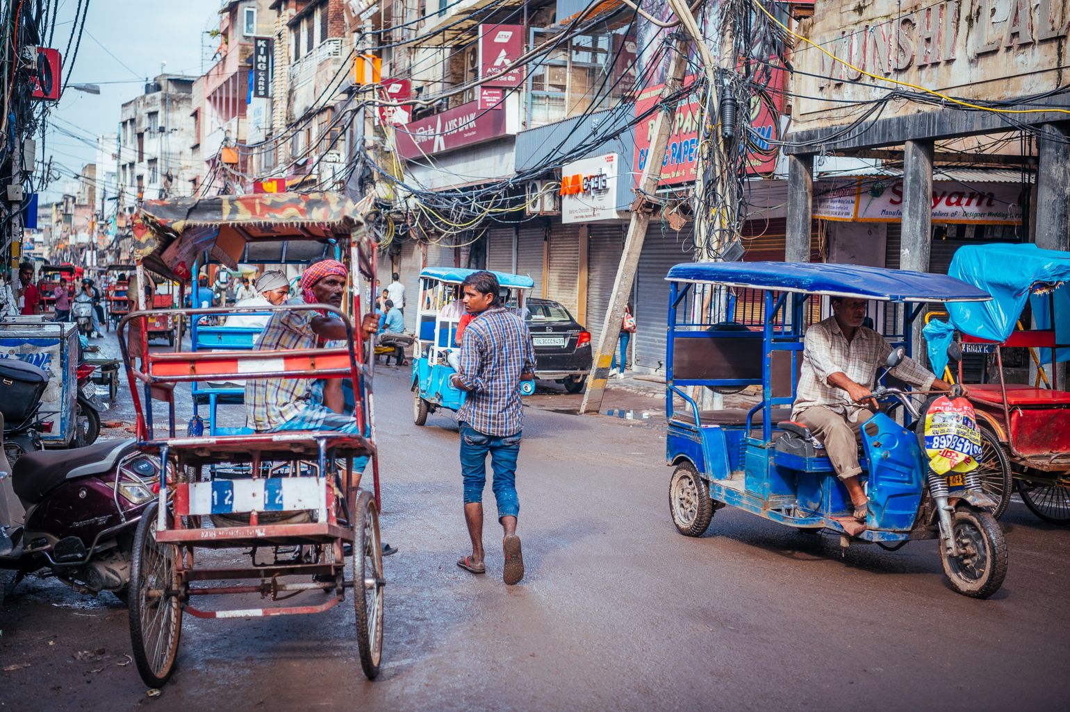 Drukke straat in Delhi