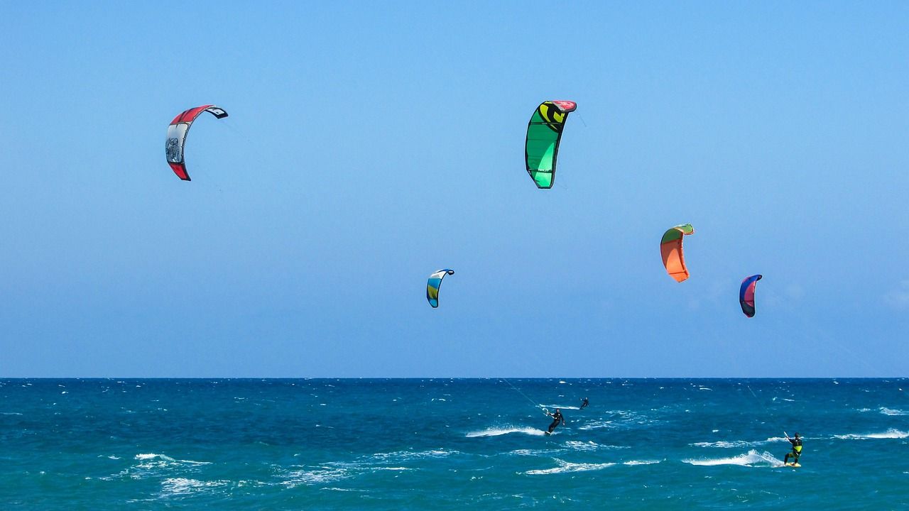 Kitesurfing