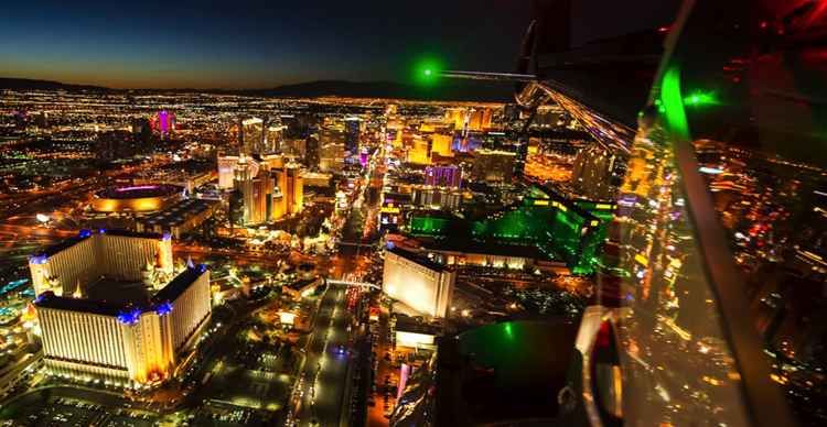 Helikopter night tour in Las Vegas