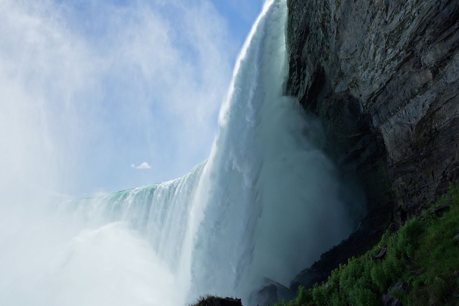 Niagara Falls - achter de waterval