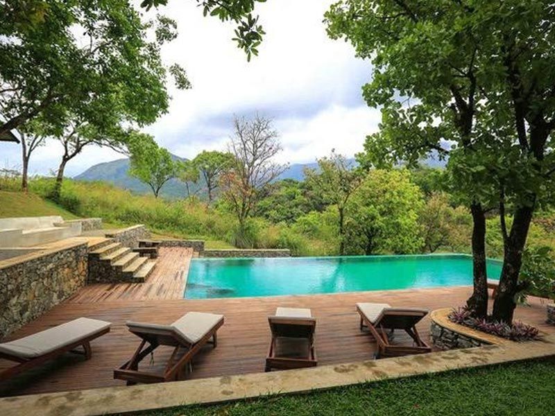 Chalet Belihuloya jungle eco lodge zwembad