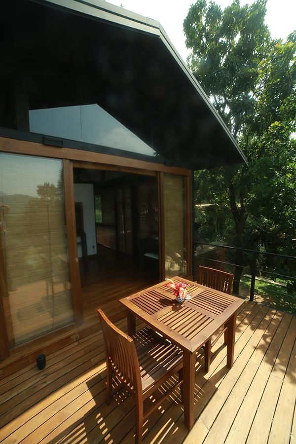 Chalet Belihuloya jungle eco lodge balkon terras