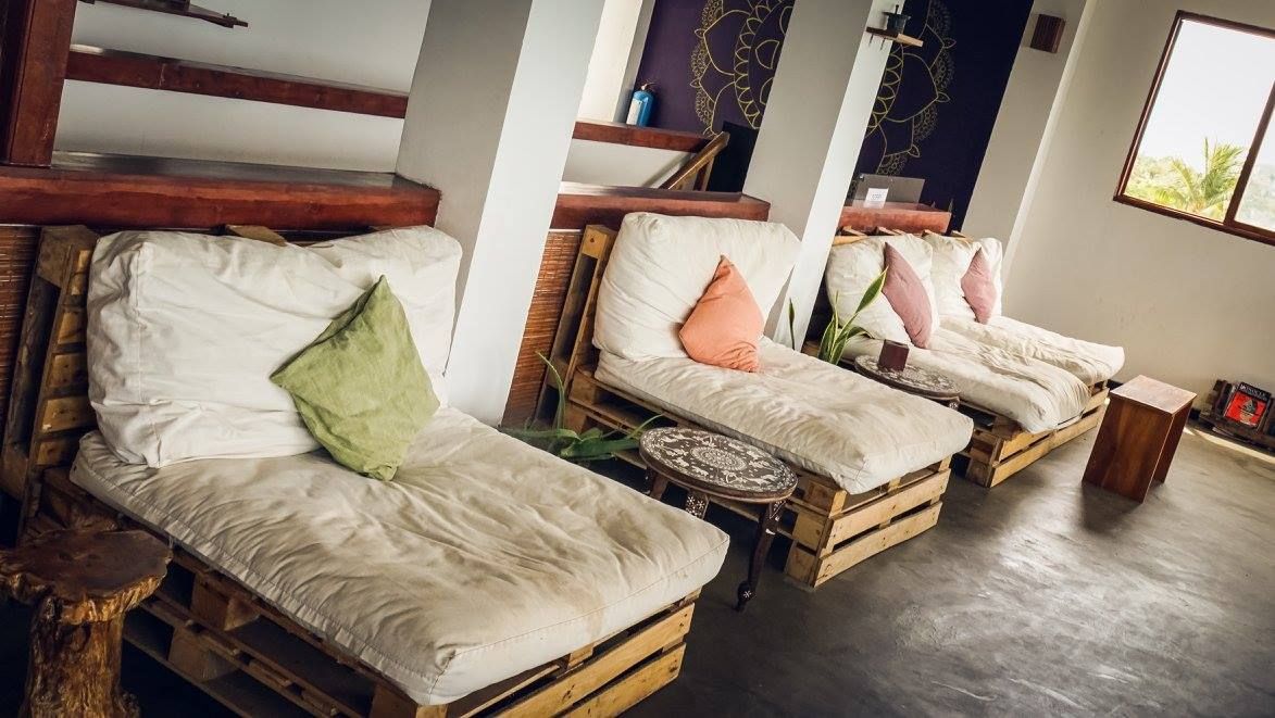 Sri Lanka Arugam Bay Surfing hotel beach