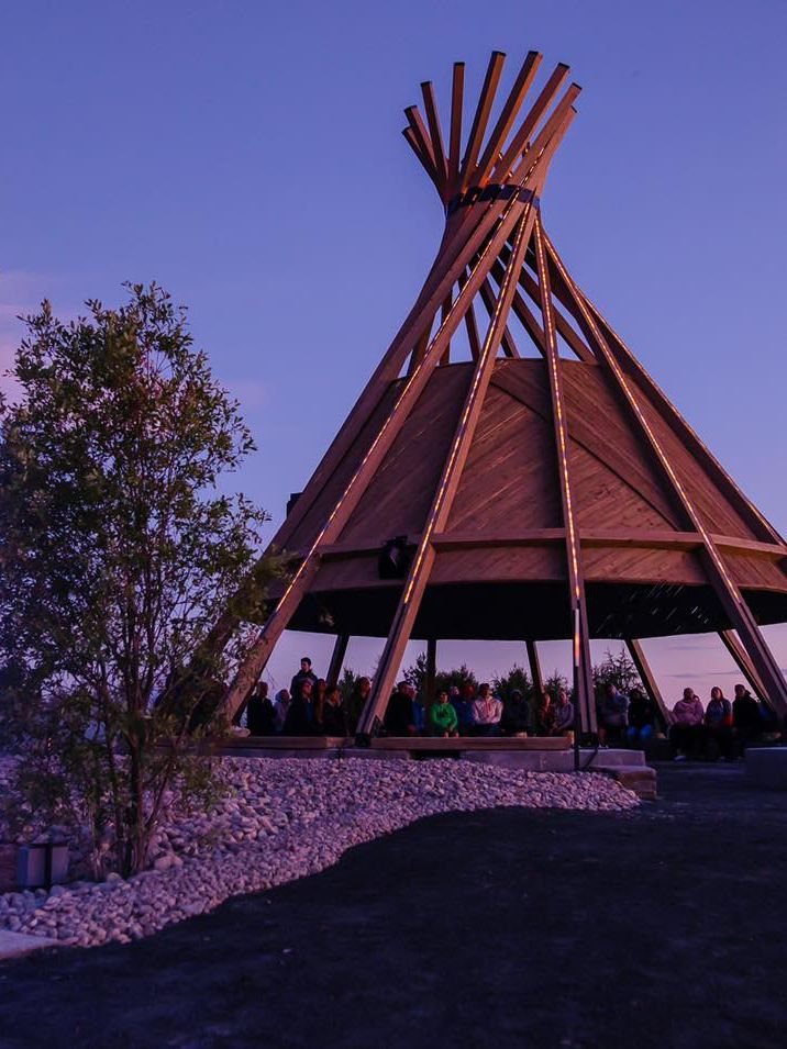 Anisipi: Le Tipi, Pikogan