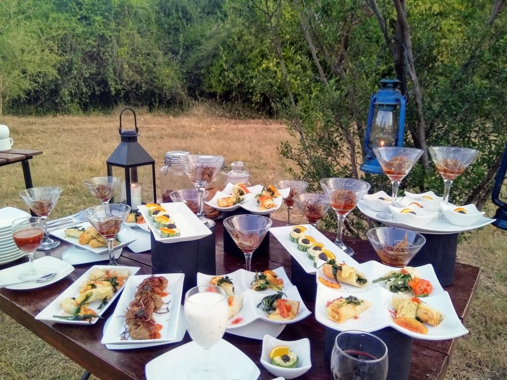 luxe tentenkamp safari sri lanka wilpattu restaurant