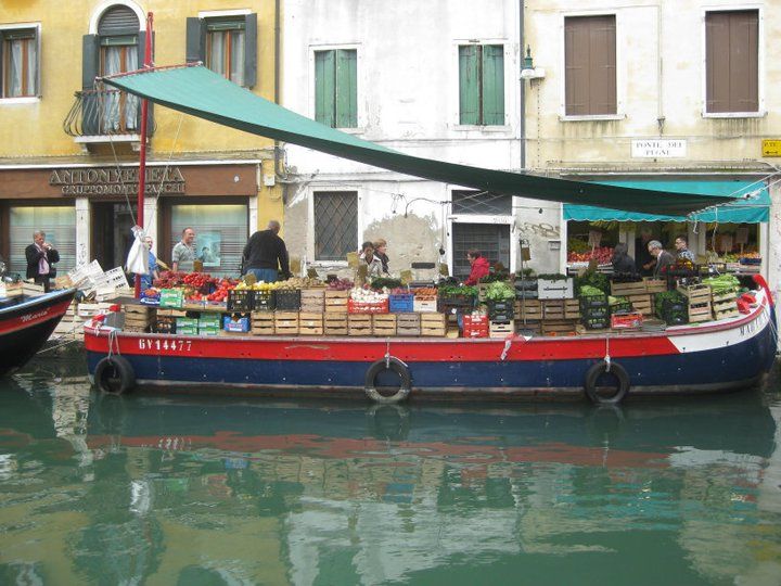 Citytrip Venetië: varen met een gondel op het water