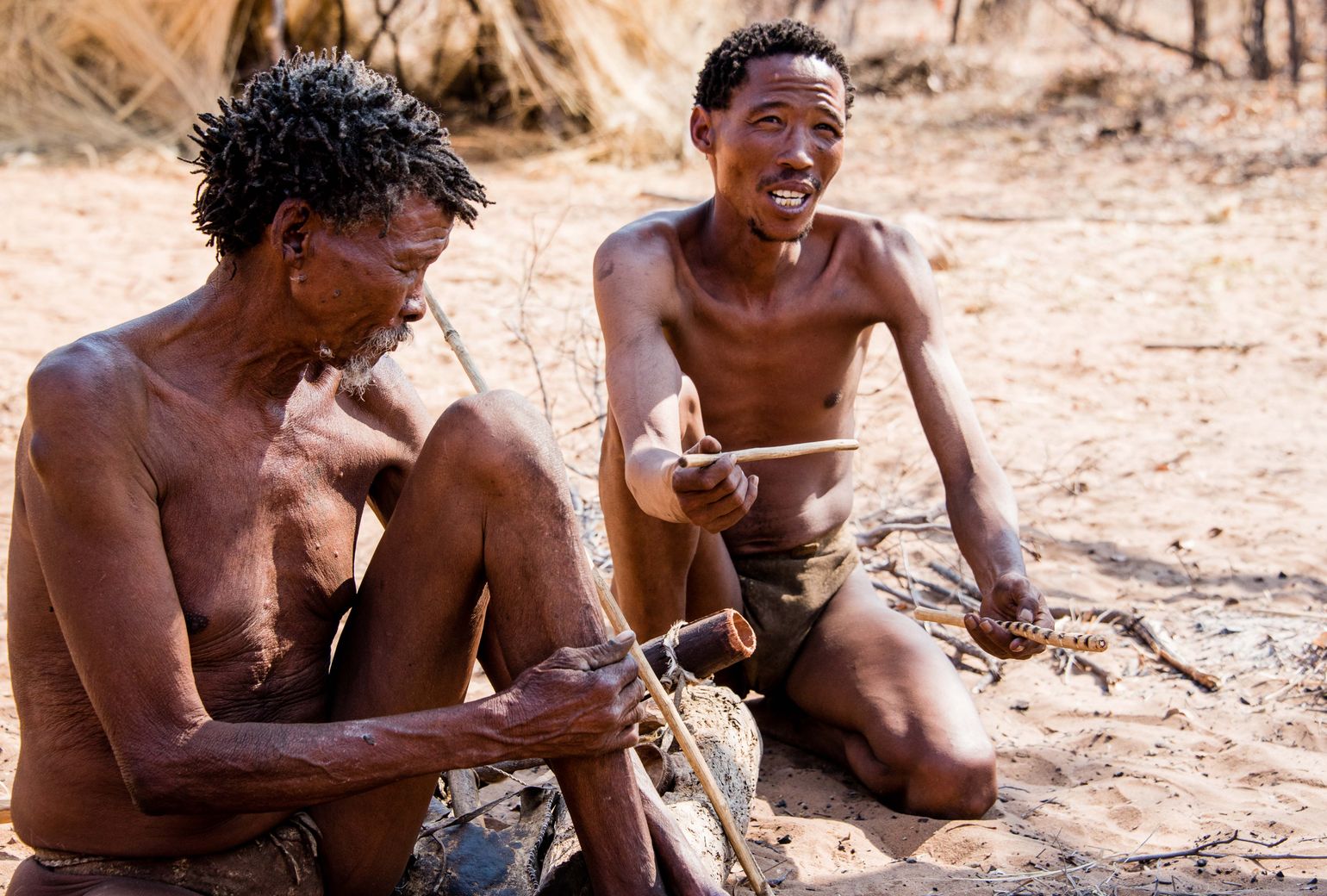 Luisteren naar de verhalen van de Bosjesmannen