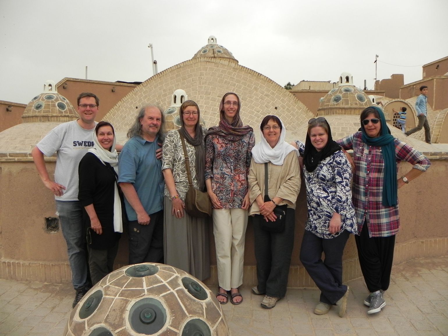 Kleding mannen en vrouwen op reis in Iran