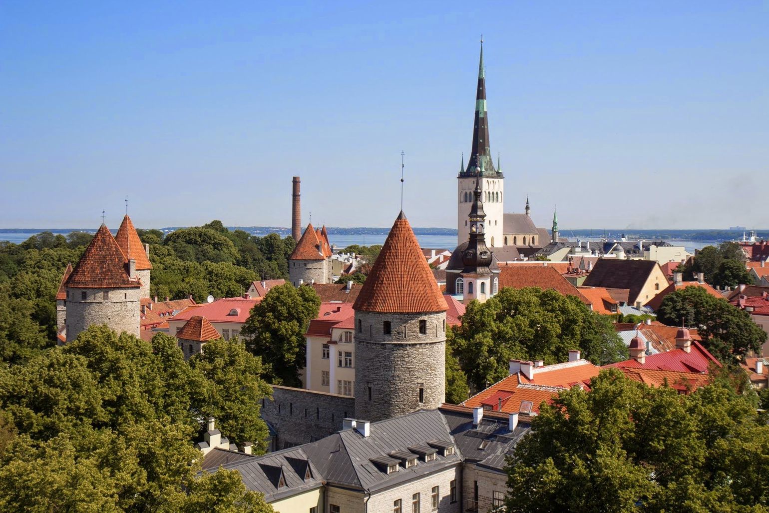 Uitzicht op Tallinn vanop Toompae Hill of de Domheuvel